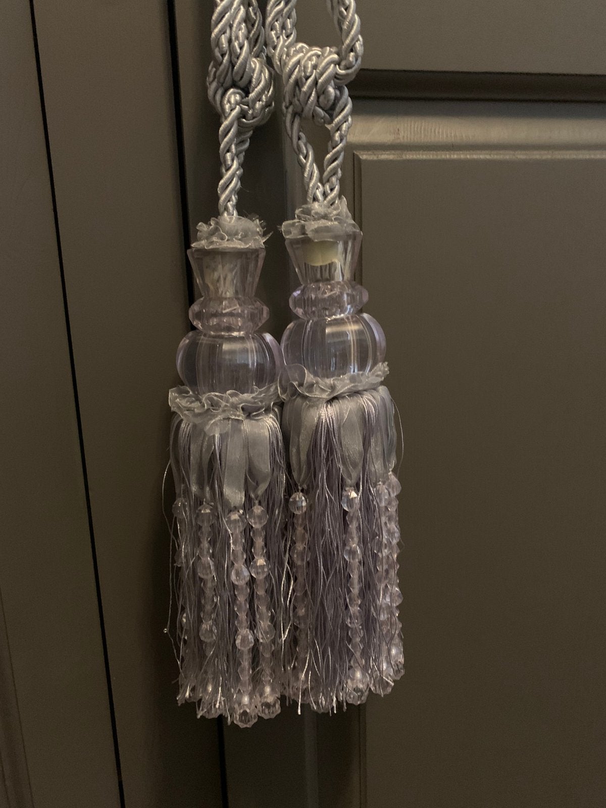 Embrasse grise avec diamant neuve, Enlèvement ou Envoi, Neuf, Gris, Autres types