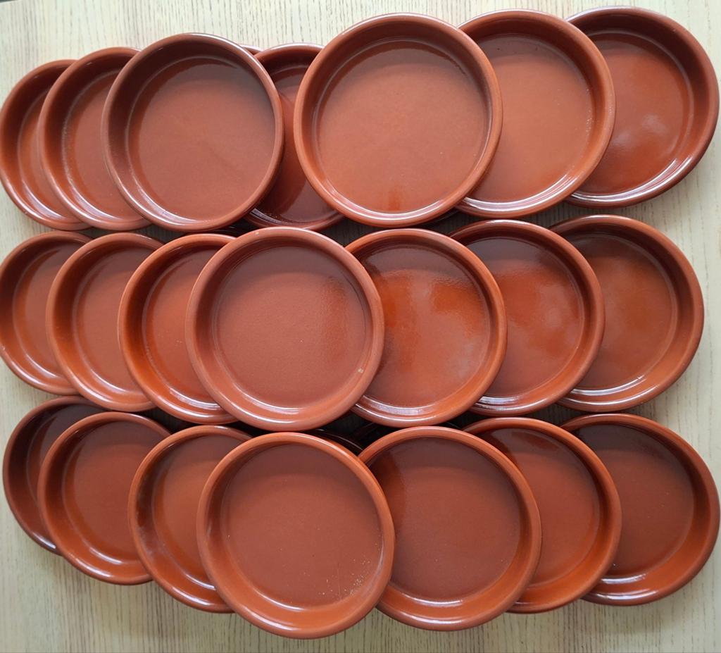 27 plats à four en terre cuite, 13 cm de diamètre, 2 cm de p, Enlèvement