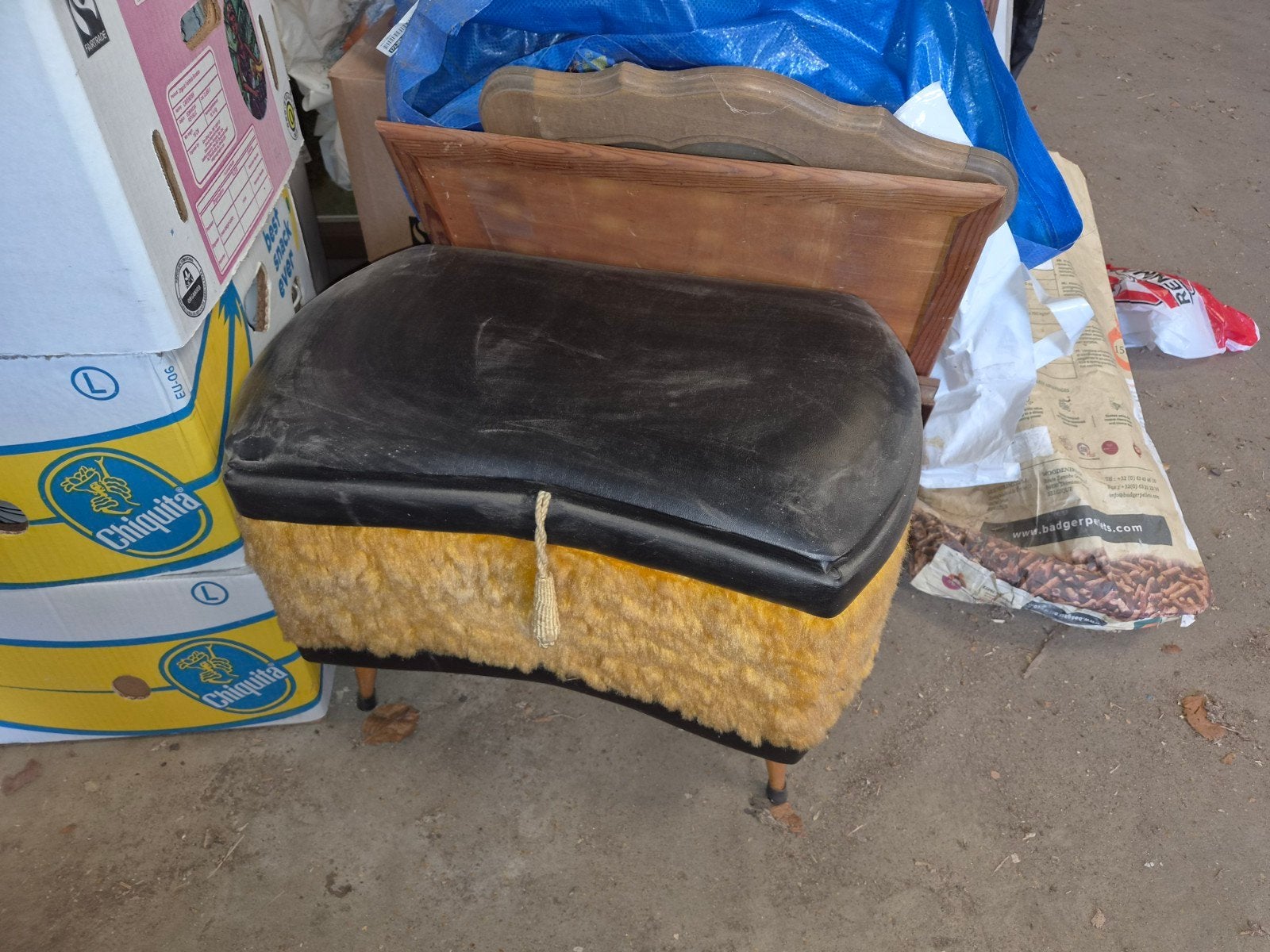 Pouf coffre, Divers, Enlèvement