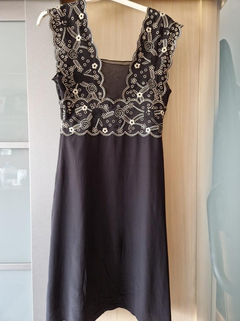 Mooie, zwarte half lange gelegenheidsjurk van Cacharel, Kleding | Dames, Ophalen, Maat 38/40 (M), Zwart