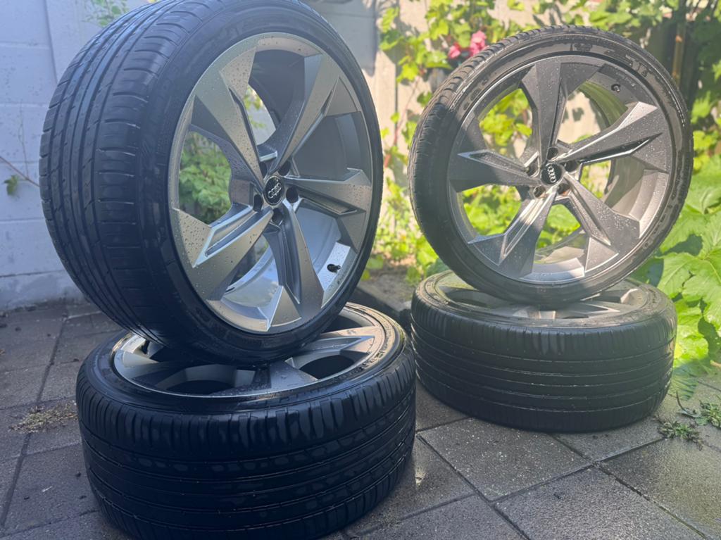 Originele Audi SQ7 RS 22inch Velgen nieuwe banden Q7 Q8, Enlèvement, Pneu(s)