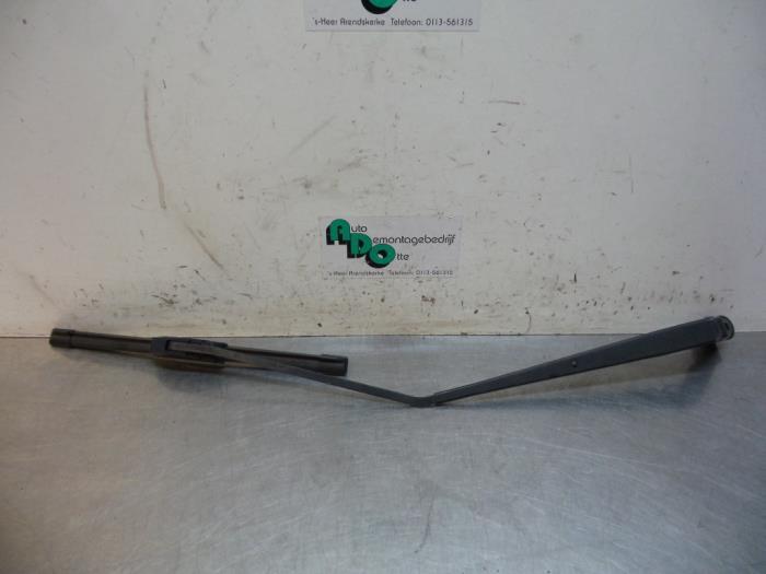 Bras essuie-glace avant d'un Nissan Pixo (Pixo 09-), -, Utilisé, -, Nissan