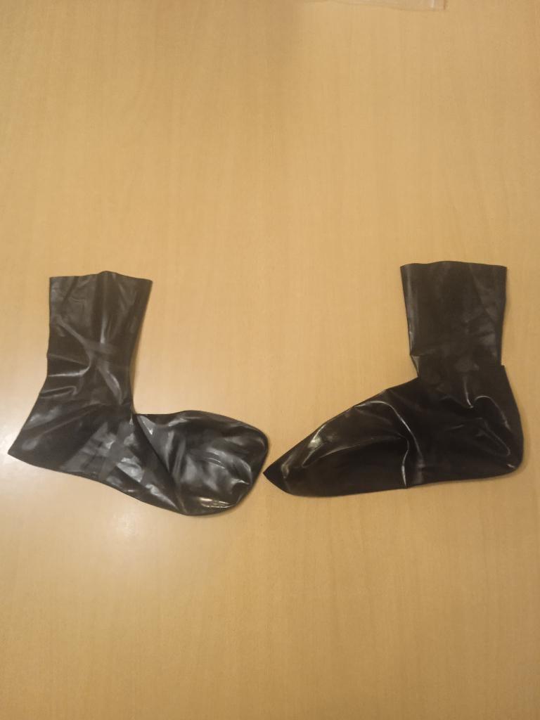 Chaussettes latex taille L, Fetisso, Envoi, Neuf