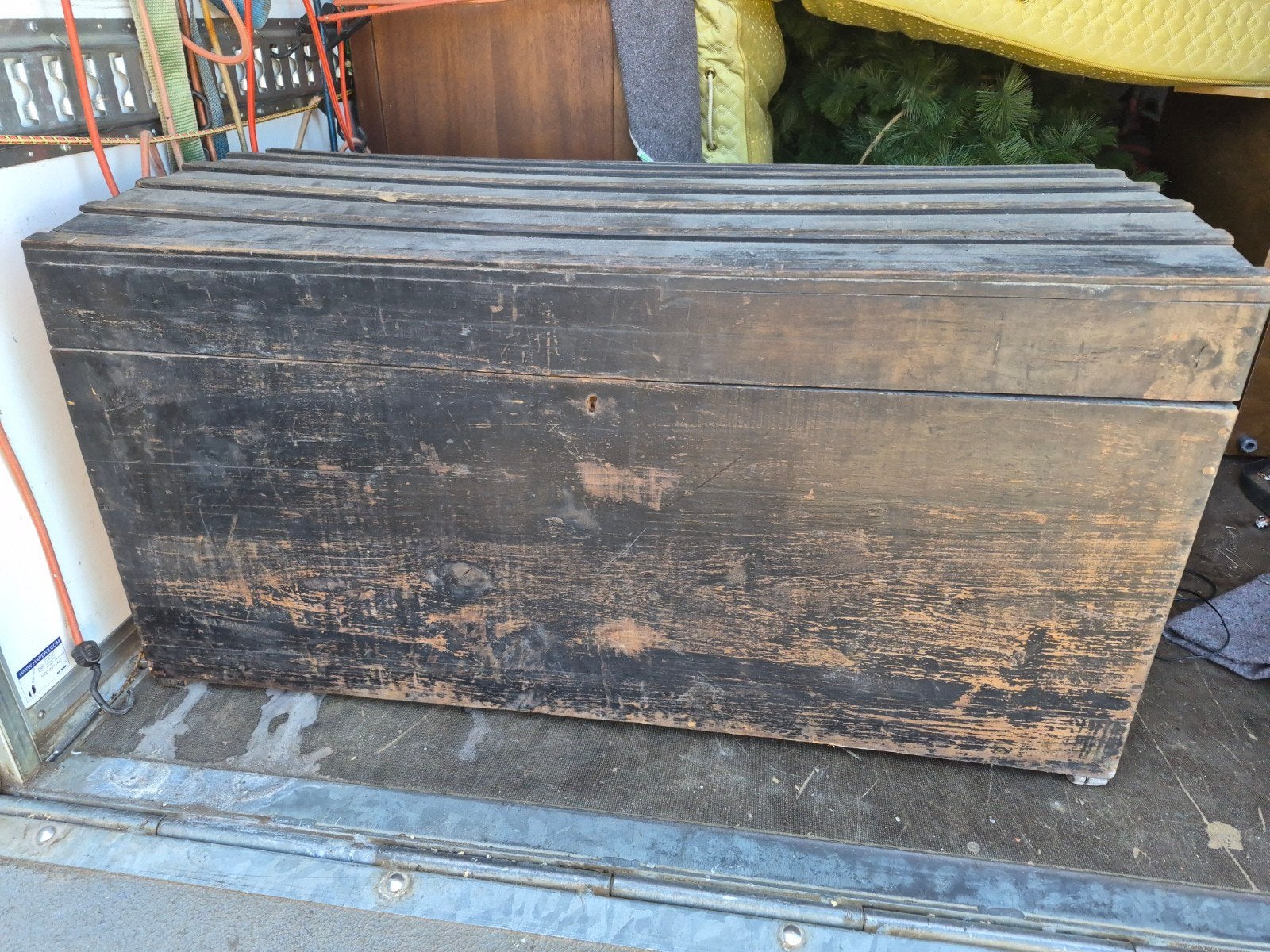Houten kofferbak/kist, Ophalen
