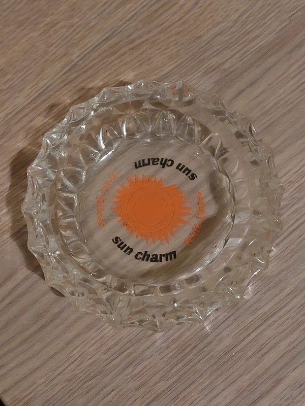 Vintage glazen asbak / Sun Charm, Collections, Articles de fumeurs, Briquets & Boîtes d'allumettes, Enlèvement ou Envoi, Comme neuf