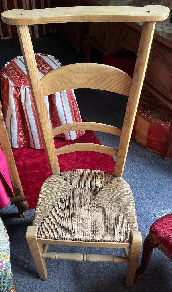 Chaise prie-dieu, Enlèvement