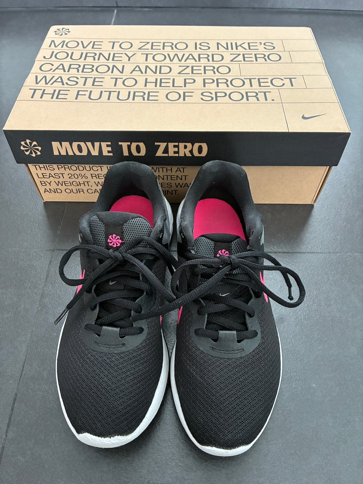 Nike loopschoenen - maat 37,5, Sport en Fitness, Ophalen of Verzenden, Zo goed als nieuw, Hardlopen, Hardloopschoenen