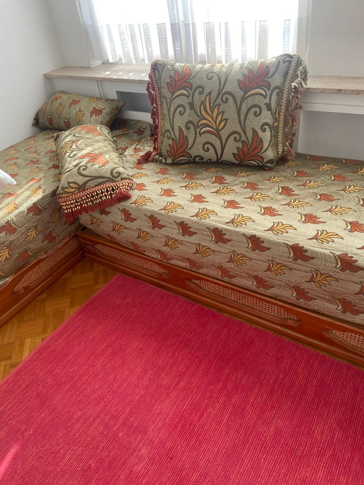 Sedari salon marocain, Enlèvement, Bois