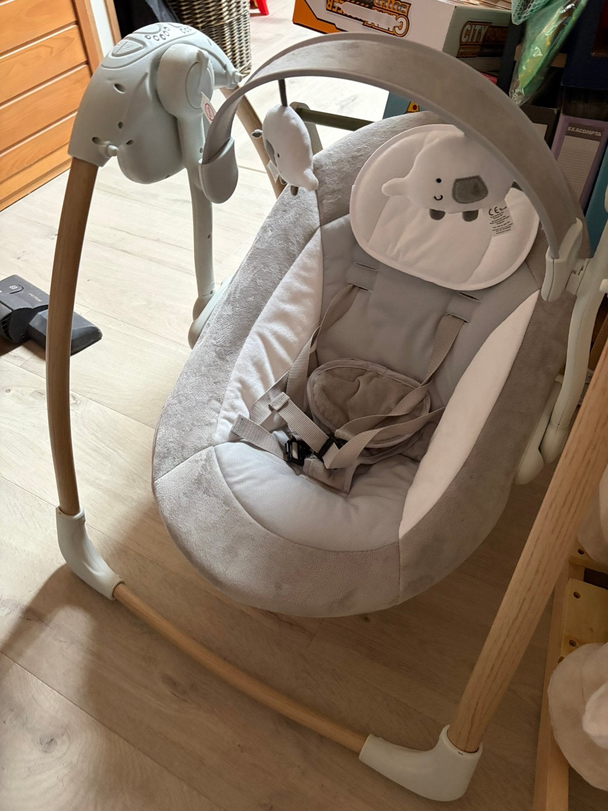 Baby shommel elektrische, Kinderen en Baby's, Wipstoeltjes, Ophalen, Zo goed als nieuw