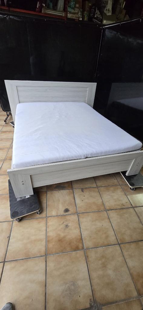 Lit 2 personnes, Huis en Inrichting, Slaapkamer | Bedden, Ophalen, Gebruikt, Tweepersoons, 200 cm