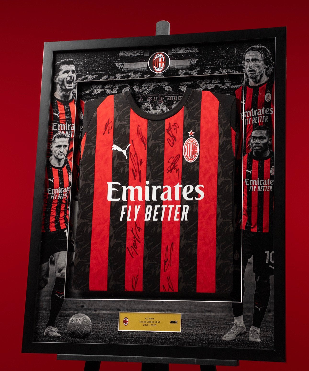 T-shirt emblématique de l'AC Milan Squad dans un cadre, Enlèvement ou Envoi, Neuf, Maillot