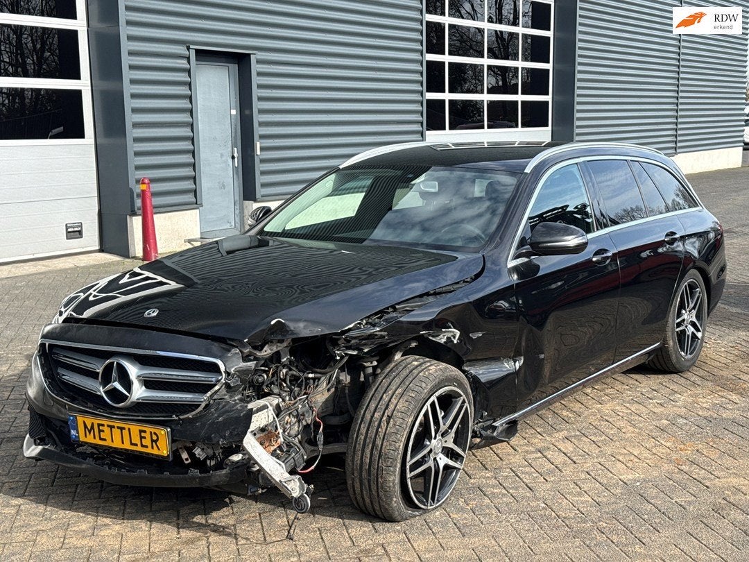 Mercedes-Benz E-klasse 220 d Navigatie, camera, cruise contr, Auto's, Automaat, Achterwielaandrijving, 4 cilinders, Zwart