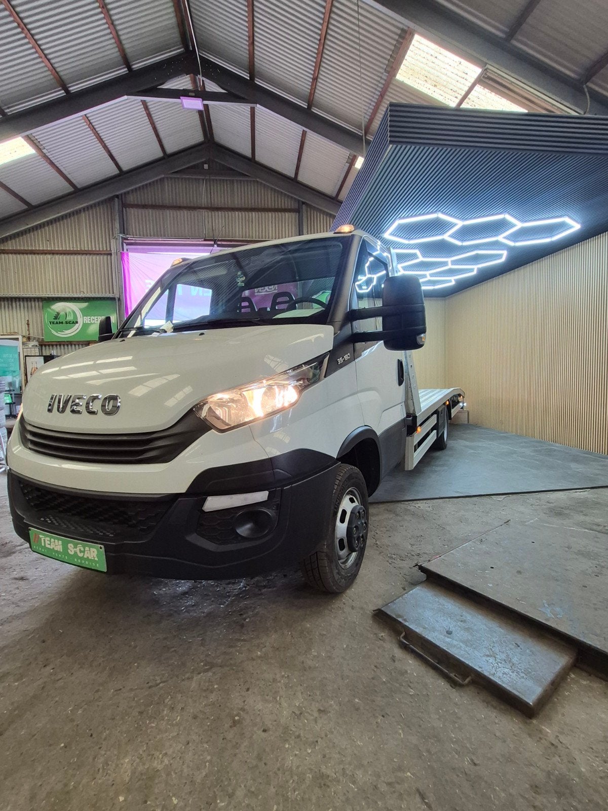 iVECO DAiLY 2.3 D 35/160 DEPANNEUSE  EURO 6, Enlèvement ou Envoi