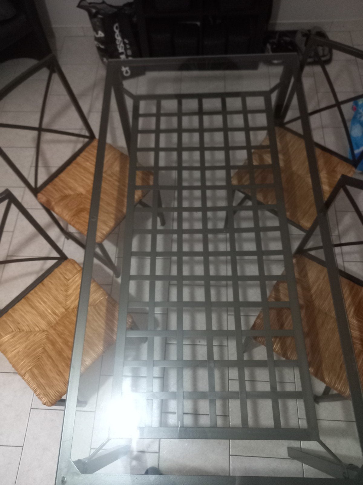 Table,  4 chaises et table de salon