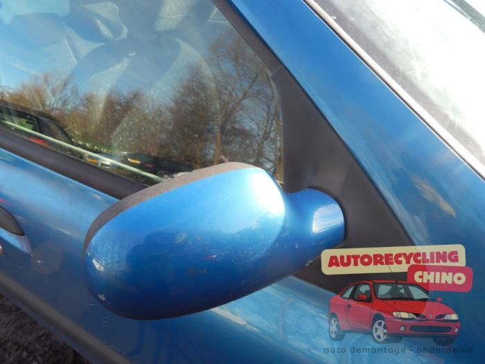 Buitenspiegel rechts van een Renault Clio, Gebruikt, -, Renault, -
