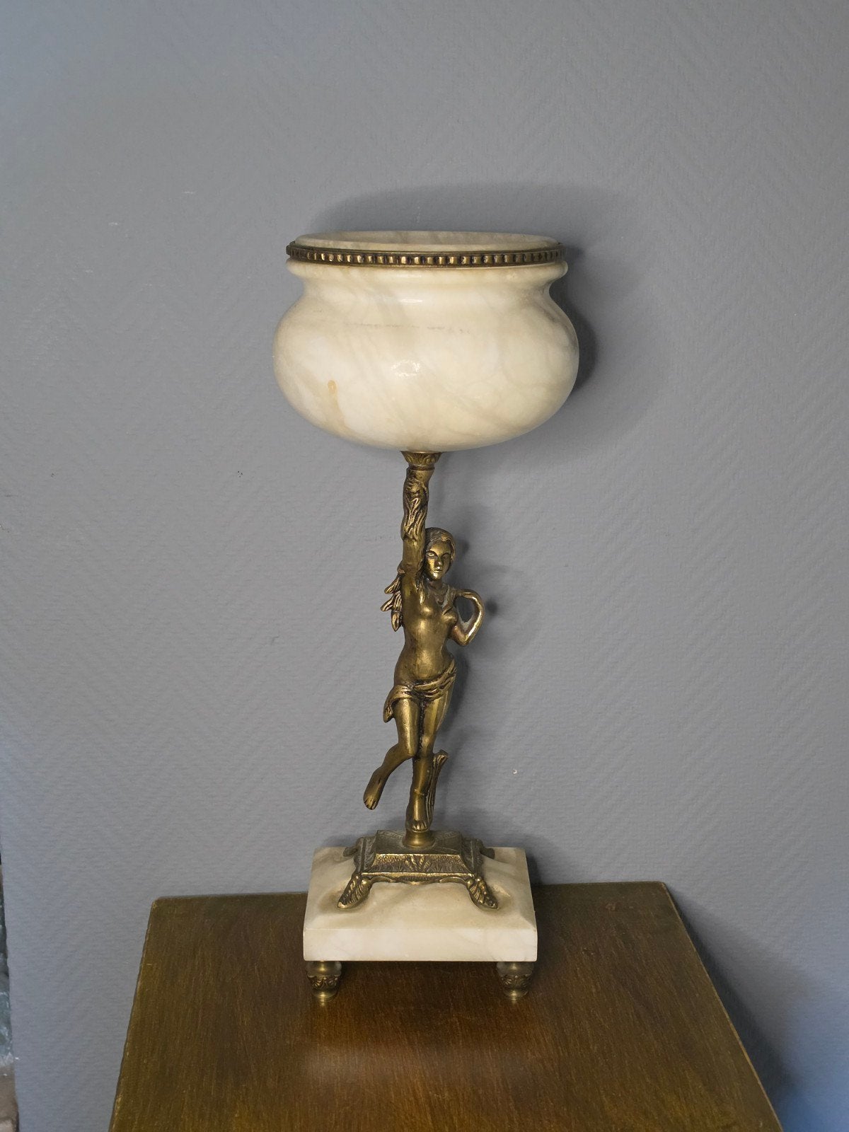 Stunning art nouveau alabaster and brass table centerpiece, Antiquités & Art, Enlèvement ou Envoi