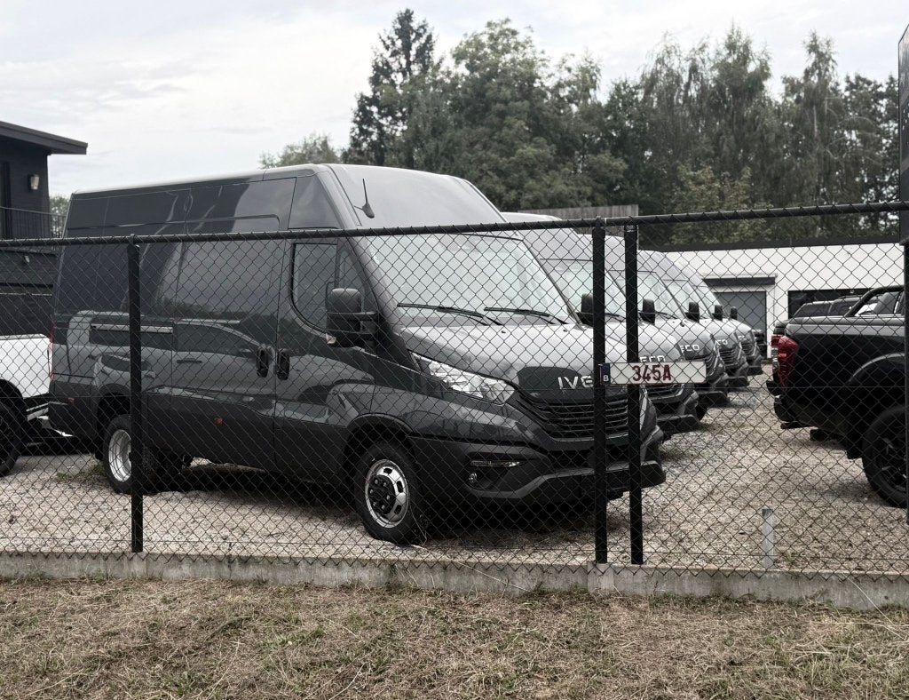 Iveco Daily L3H2 Daily 35C18H 3.0 Turbo VGT Hi-Matic 38.835€, Automaat, Zwart, Iveco, Diesel