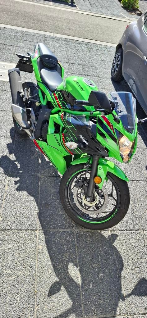 Kawasaki ninja 125cc, Motoren, 125 cc, 11 kW of minder, Handgeschakeld, Sport