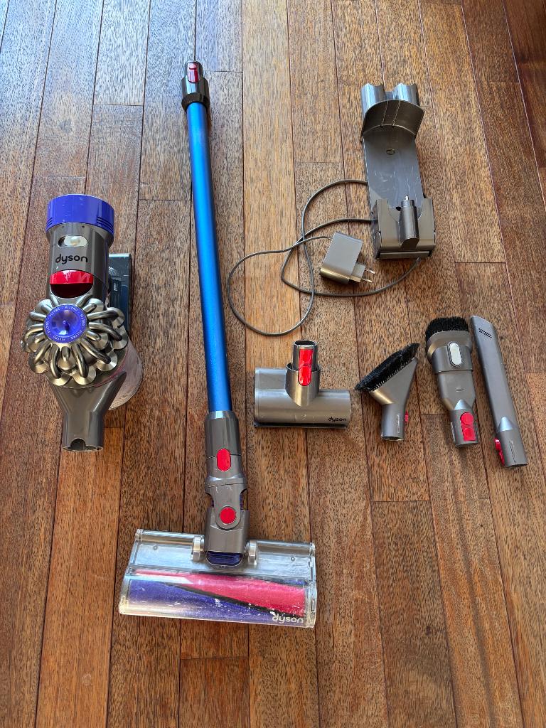 Dyson V8 Parquet, Enlèvement, Utilisé, Réservoir, Aspirateur