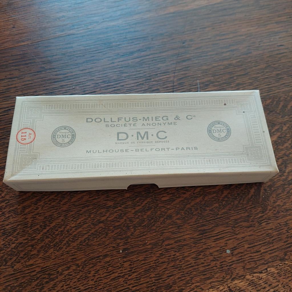 Volledige doos borduurgaren DMC, Ophalen of Verzenden