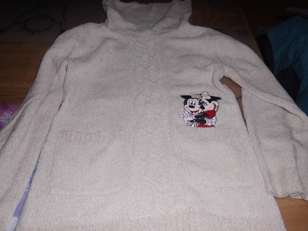 Witte pull Disney 134, Enfants & Bébés, Enlèvement ou Envoi, Comme neuf, Fille, Pull ou Veste