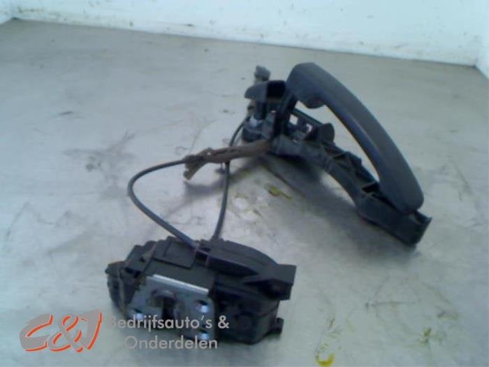 Serrure portière mécanique 2portes droite d'un Renault Mas, Renault, -, 3 mois de garantie, Utilisé
