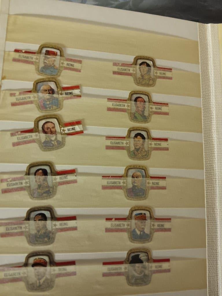 Oude sigaren bandjes in album in mooie staat, Verzamelen, Rookartikelen, Aanstekers en Luciferdoosjes, Ophalen, Zo goed als nieuw