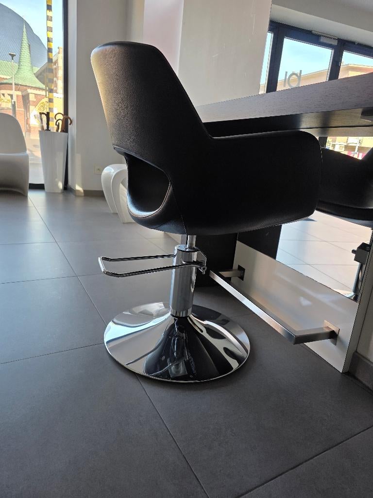 Stoelen  voor in een kapperszaak, Décoration d'intérieur, Enlèvement, Utilisé, Chaise