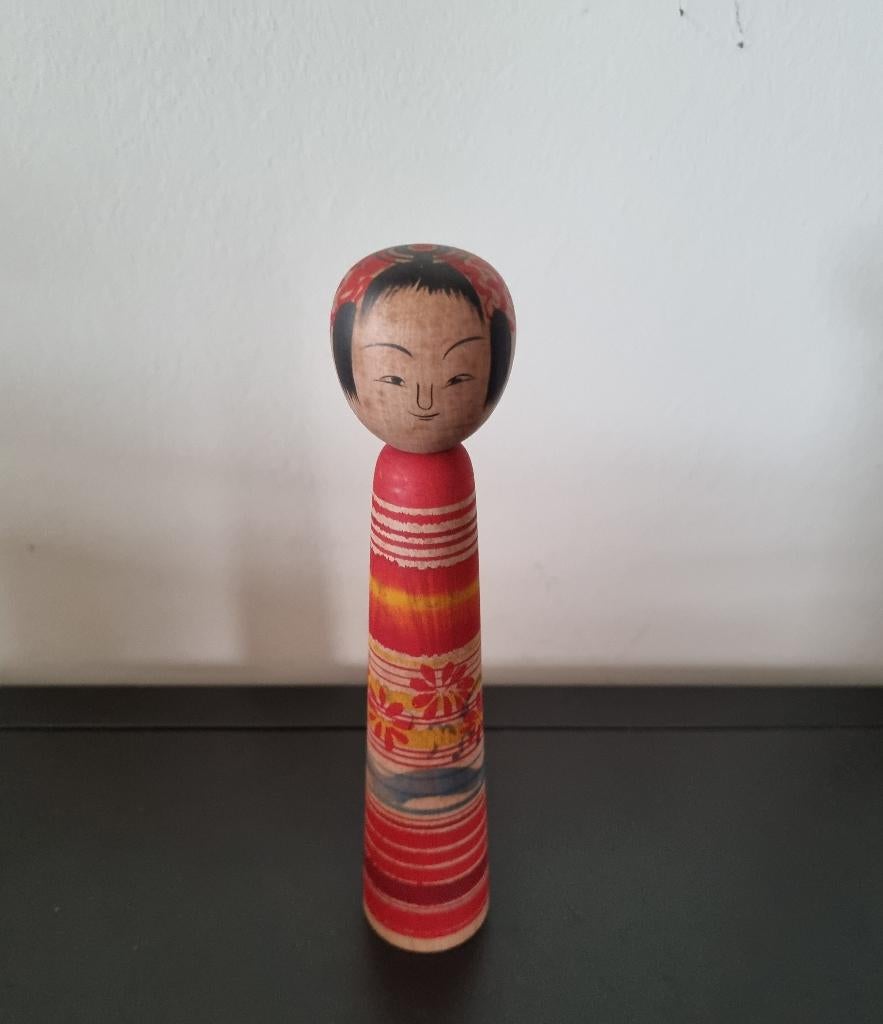 Tsuchiyu Kokeshi qui rit de Tadao Noji (1931 - 2012), Envoi