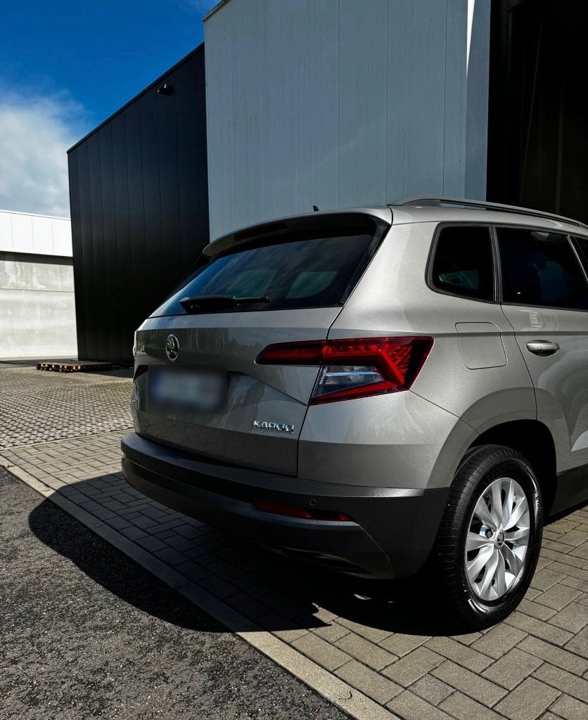 Skoda Karoq 1.0TSI 115pk Ambition, Auto's, Skoda, Stof, Zwart, Beige, Karoq