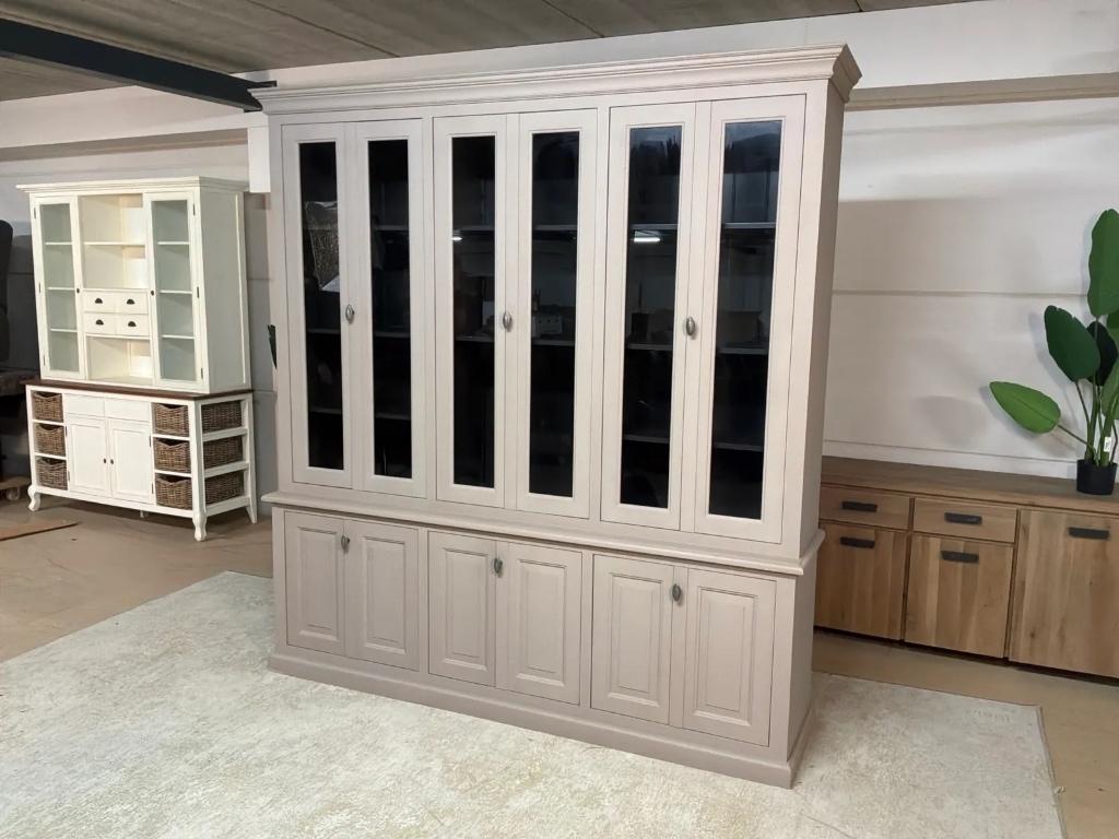 Buffetkast lichtgrijs – 235 cm – grote vitrinekast met glas, Glas, Met deur(en), 200 cm of meer, Klassiek