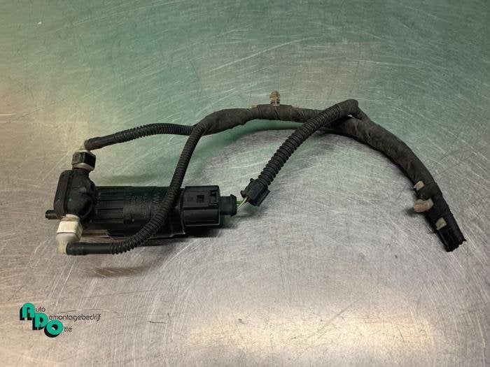 Ruitensproeierpomp voor van een Volkswagen Caddy (Caddy 10-), Gebruikt, -, Volkswagen, -