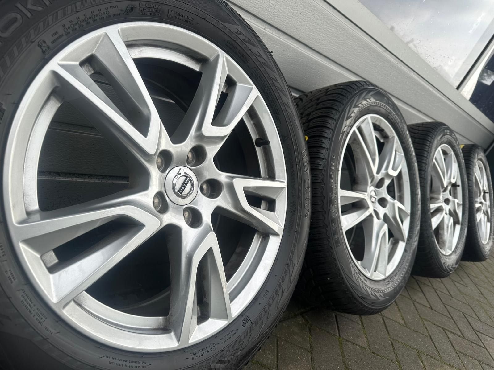 18 inch Volvo XC70 EX30 V90 V60 XC40 velgen winterbanden, Auto-onderdelen, 18 inch, Gebruikt, -, -