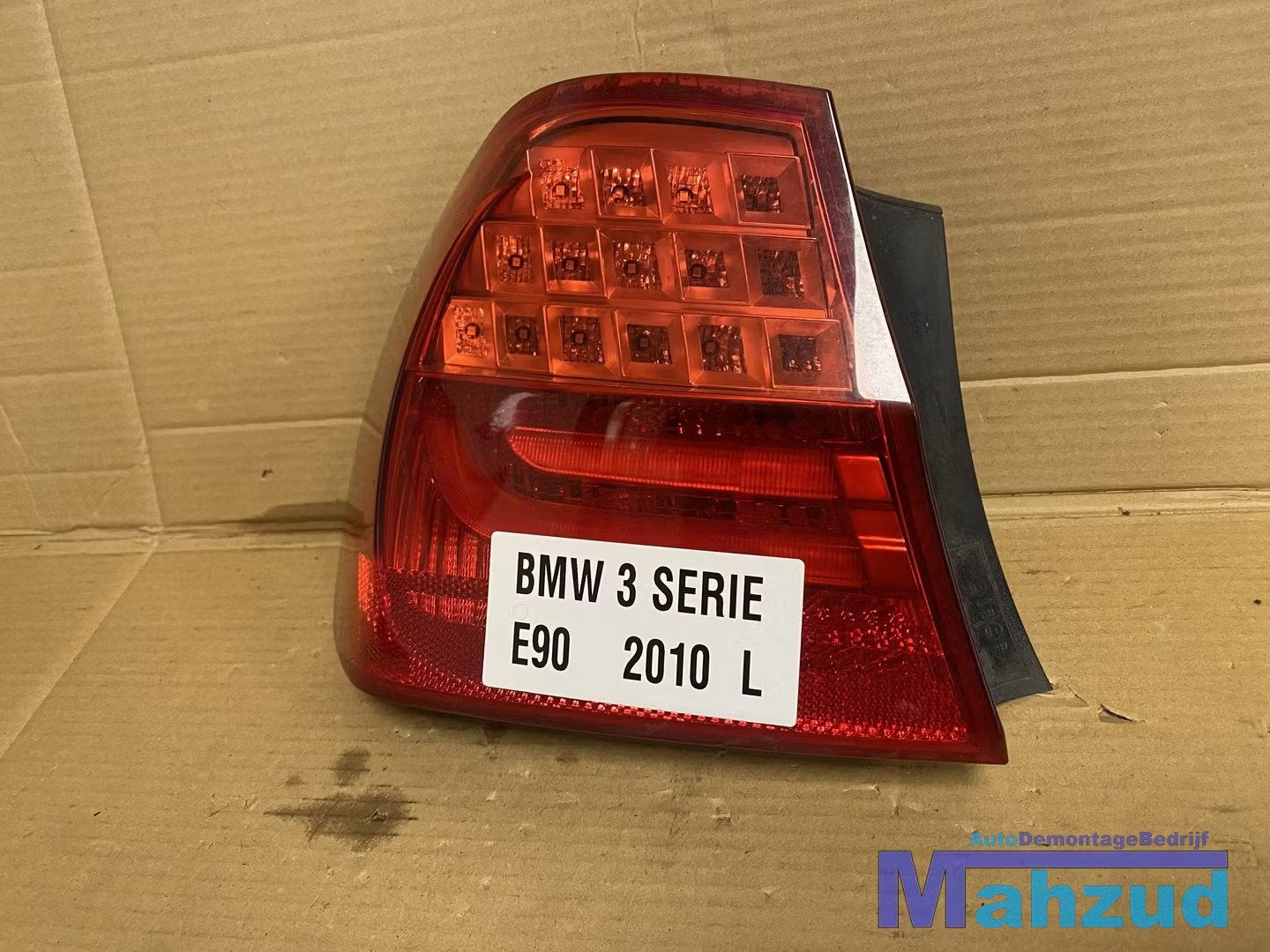 BMW 3 SERIE E90 LCI Links buiten achterlicht 2004-2012, Petuelring 130
80788  Munich, DE, Gebruikt, Info@bmw.de, BMW