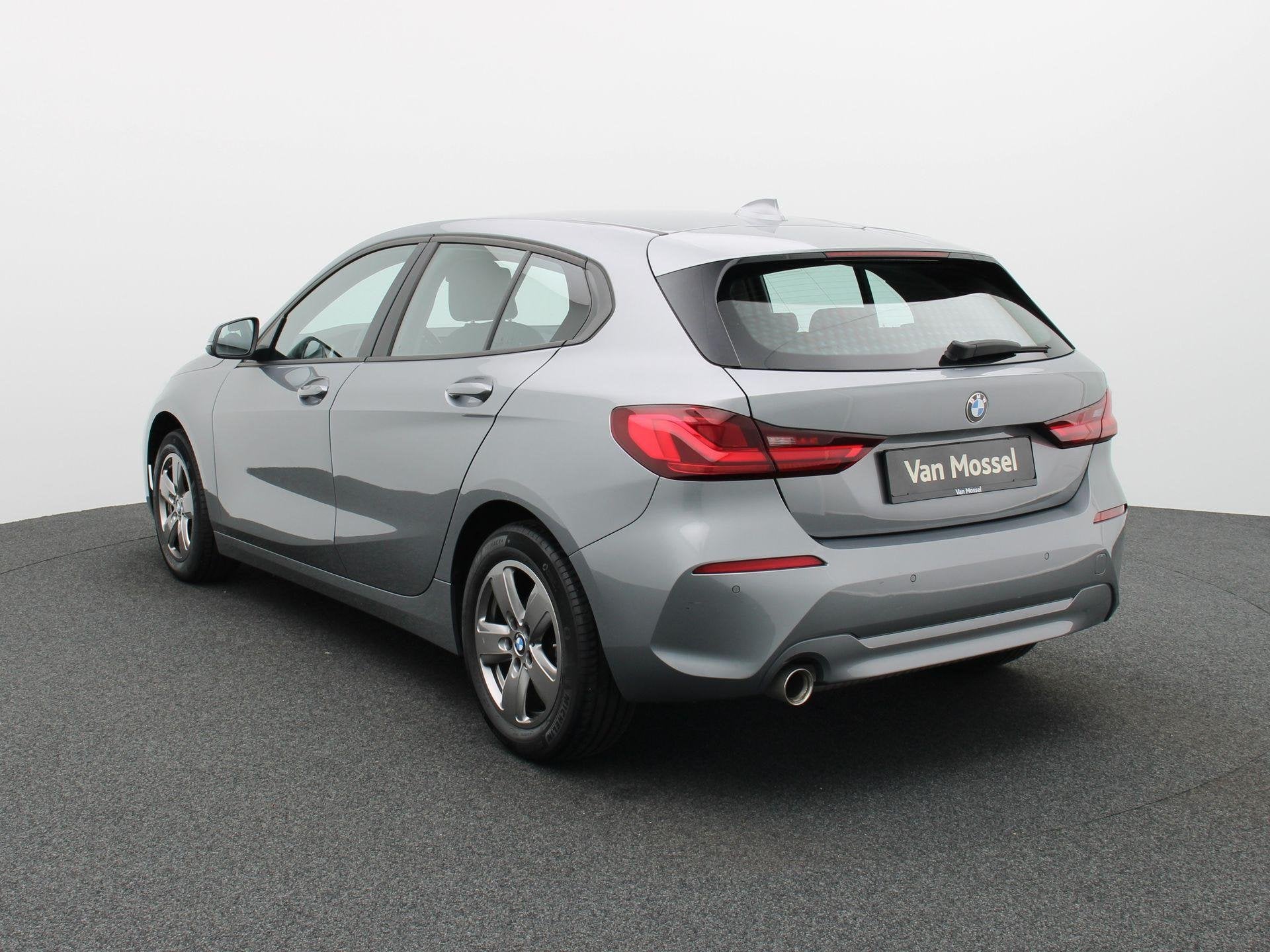 BMW 1-serie 118i (100 kW) NAVI | LED | PDC, Auto's, BMW, Dealer onderhouden, Gebruikt, 136 pk, 1365 kg