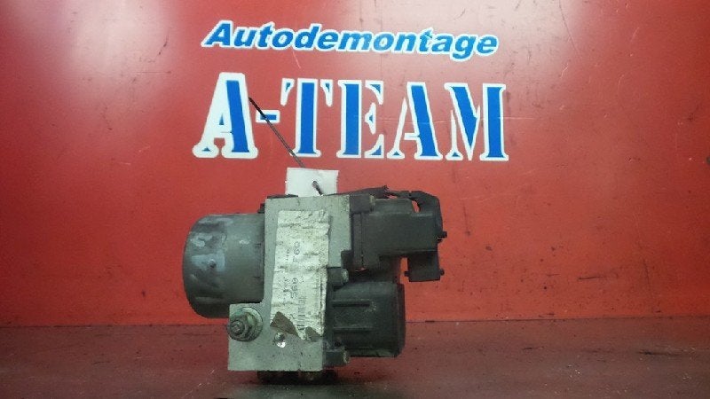 BLOC ABS (FREINS ANTI-BLOCAGE) Peugeot 306 (7A / C/S), Robert Bosch AG, Utilisé, Robert-Bosch-Allee 1
74232  Abstatt, DE, Engineering@bosch.com