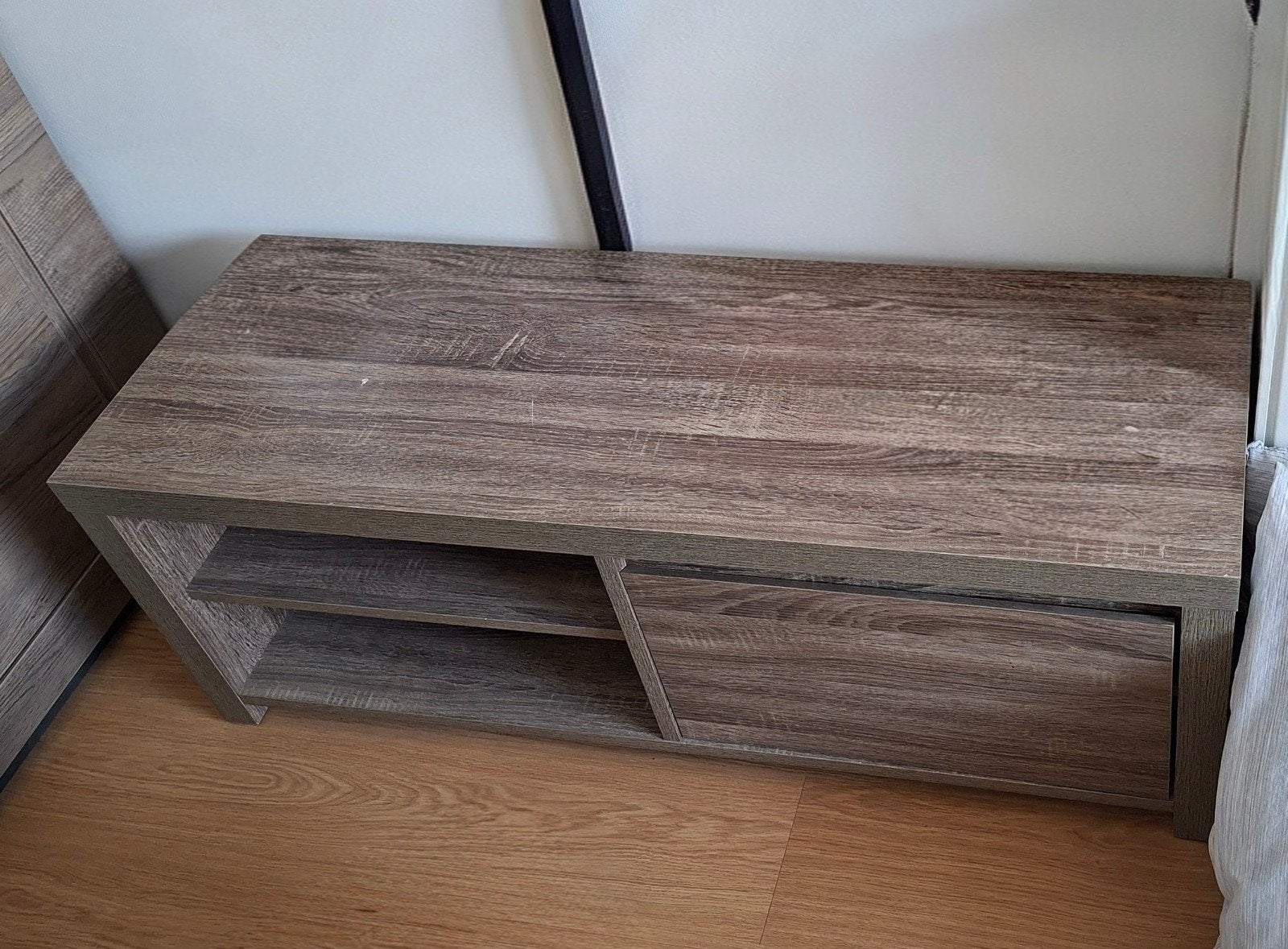 Tv-kast, Ophalen