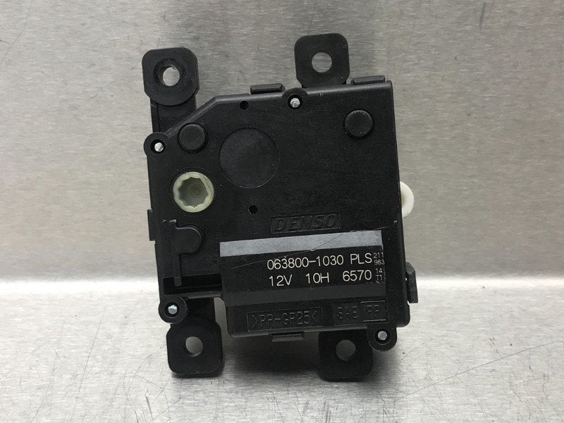 ACTIONNEUR MOTEUR VOLET CHAUFFAGE LS (F4) (|0638001030|), Utilisé, Lexus