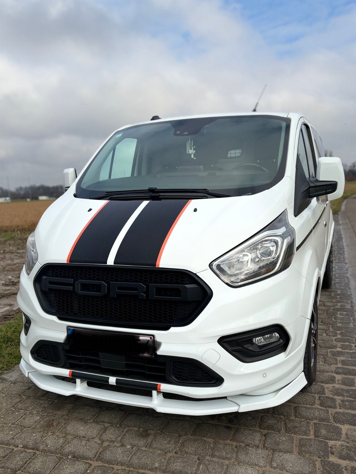 FORD TRANSIT CUSTOM SPORT AUT/185PK, Achat, 6 portes, 3 places, Carnet d'entretien