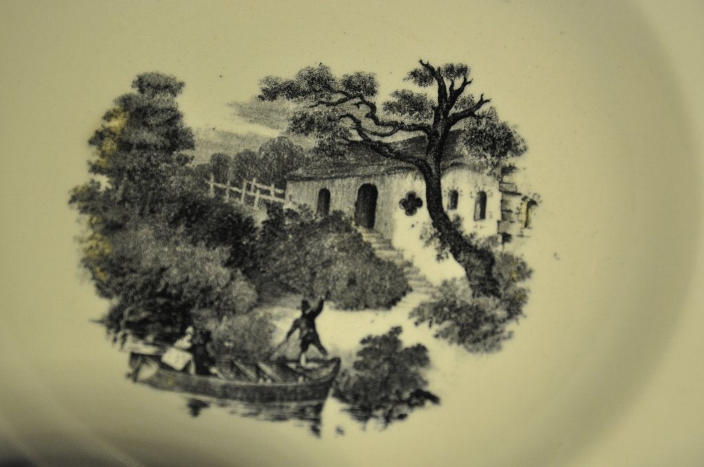 2 ASSIETTES CREUSES ANCIENNES BOCH, Enlèvement ou Envoi, Comme neuf, Porcelaine, Assiette ou Plat