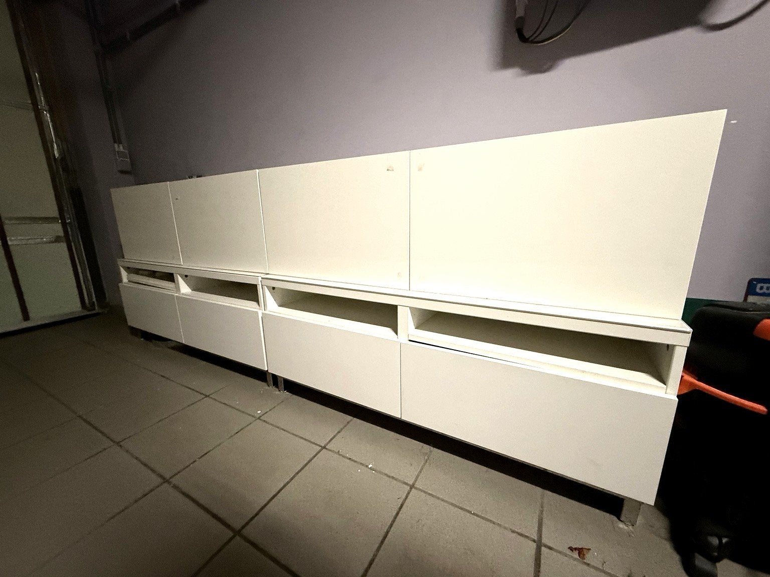 IKEA BESTÅ TV-meubel met hangkasten en onderkasten, wit, Ophalen, Zo goed als nieuw