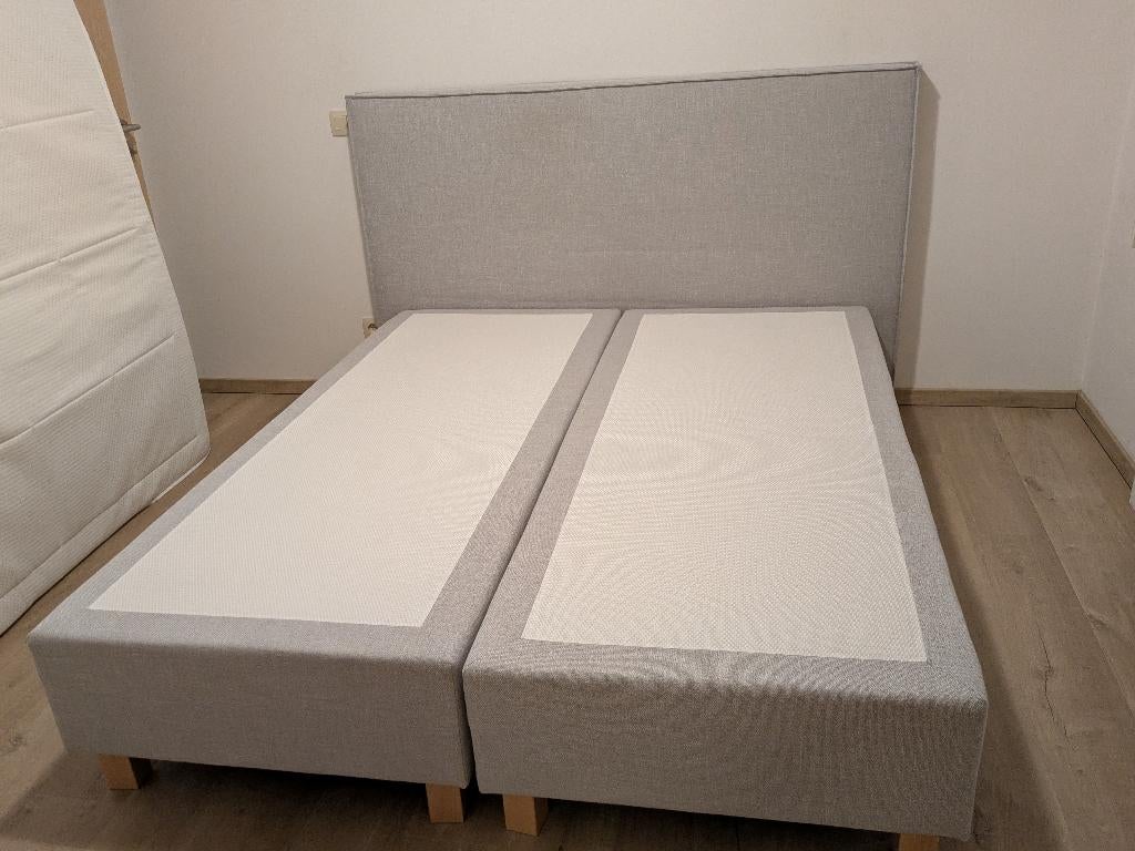 Boxspring 160x200cm avec ressorts ensachés et tête de lit, Gris, Comme neuf, Enlèvement, 200 cm