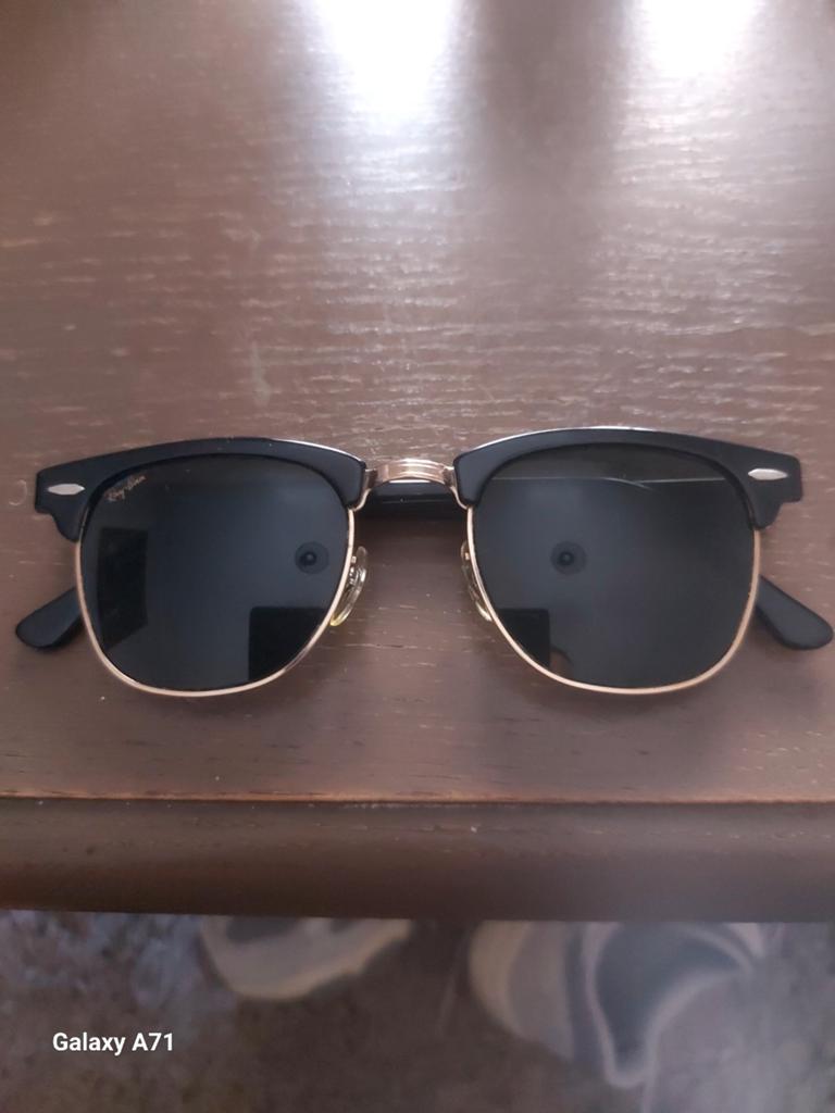 Ray Ban clubmaster, Ophalen