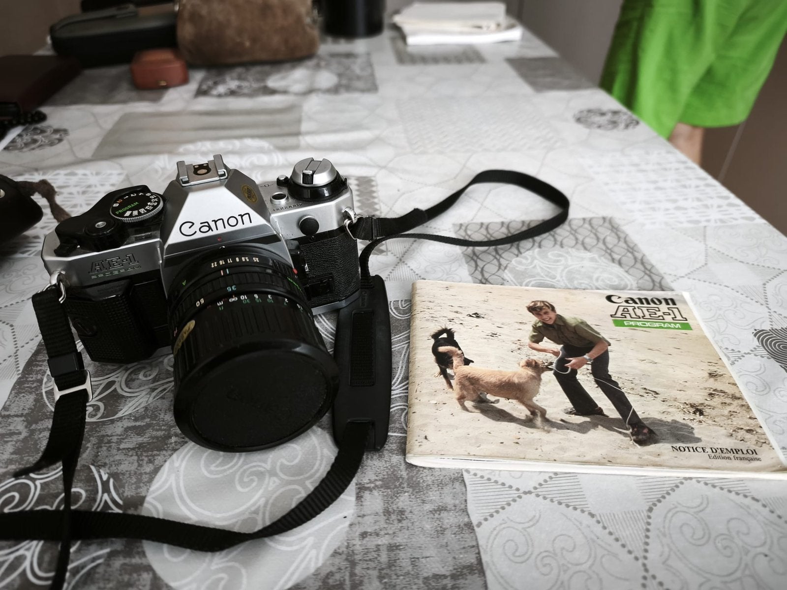 Canon AE-1, TV, Hi-fi & Vidéo, Enlèvement ou Envoi, Comme neuf, Canon