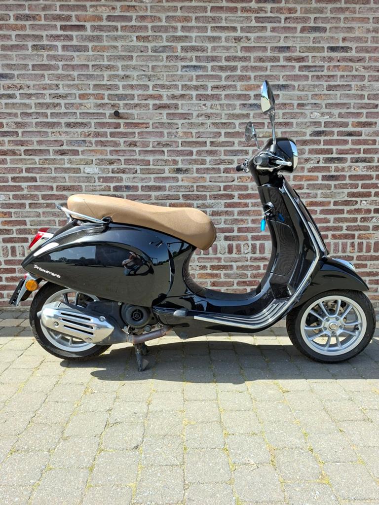 Vespa primavera, 50cc,weinig km, Fietsen en Brommers, Scooters | Vespa, Ophalen