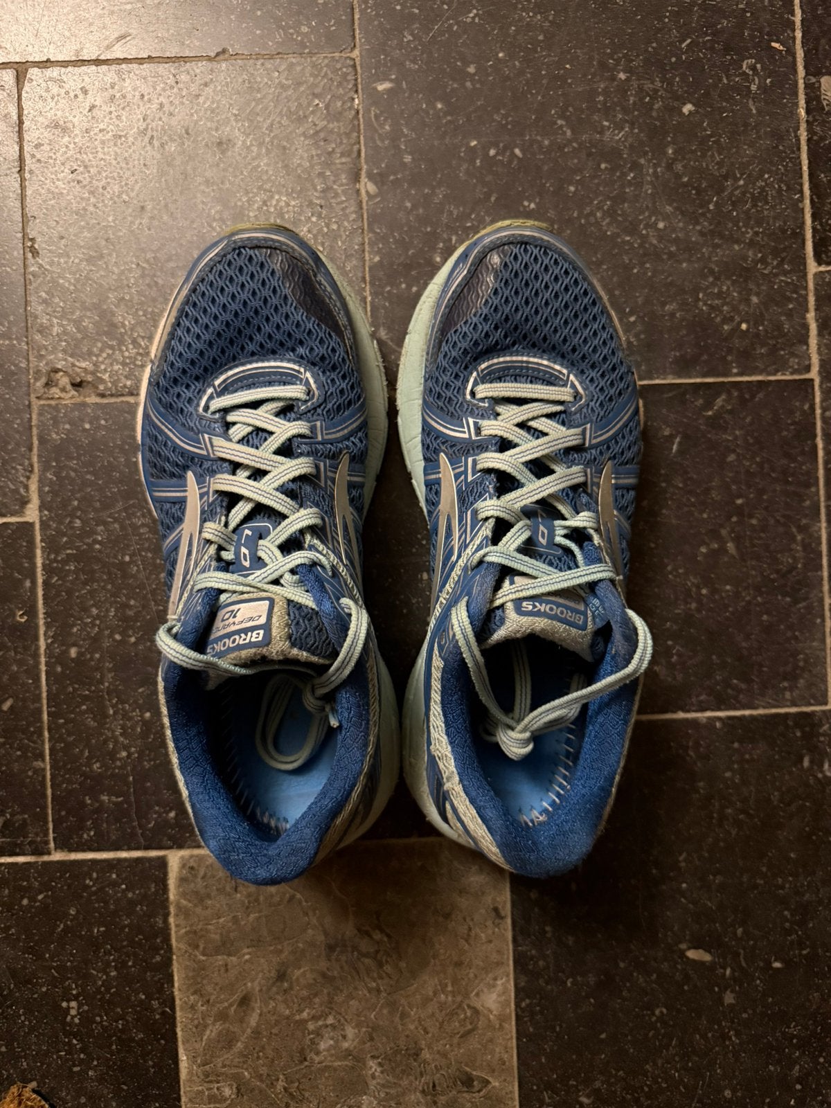 Gratis loopschoenen Brooks defeyance 10, Sports & Fitness, Autres marques, Course à pied, Chaussures de course à pied, Enlèvement