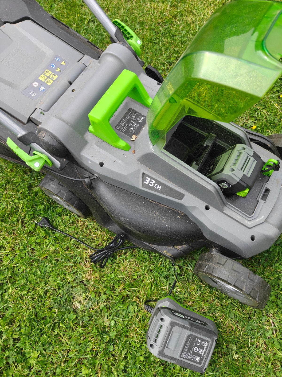 Grasmaaier op batterijen, Ophalen