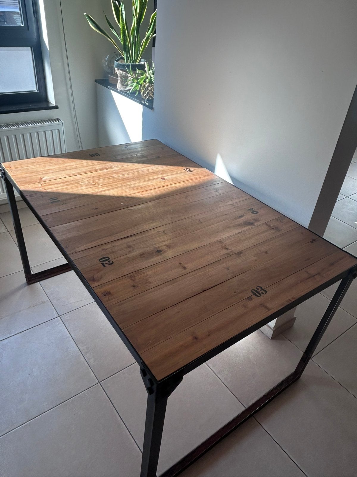 Table style industriel Maisons du monde, Maison & Meubles, 100 à 150 cm, Cinq personnes ou plus, Enlèvement, Utilisé