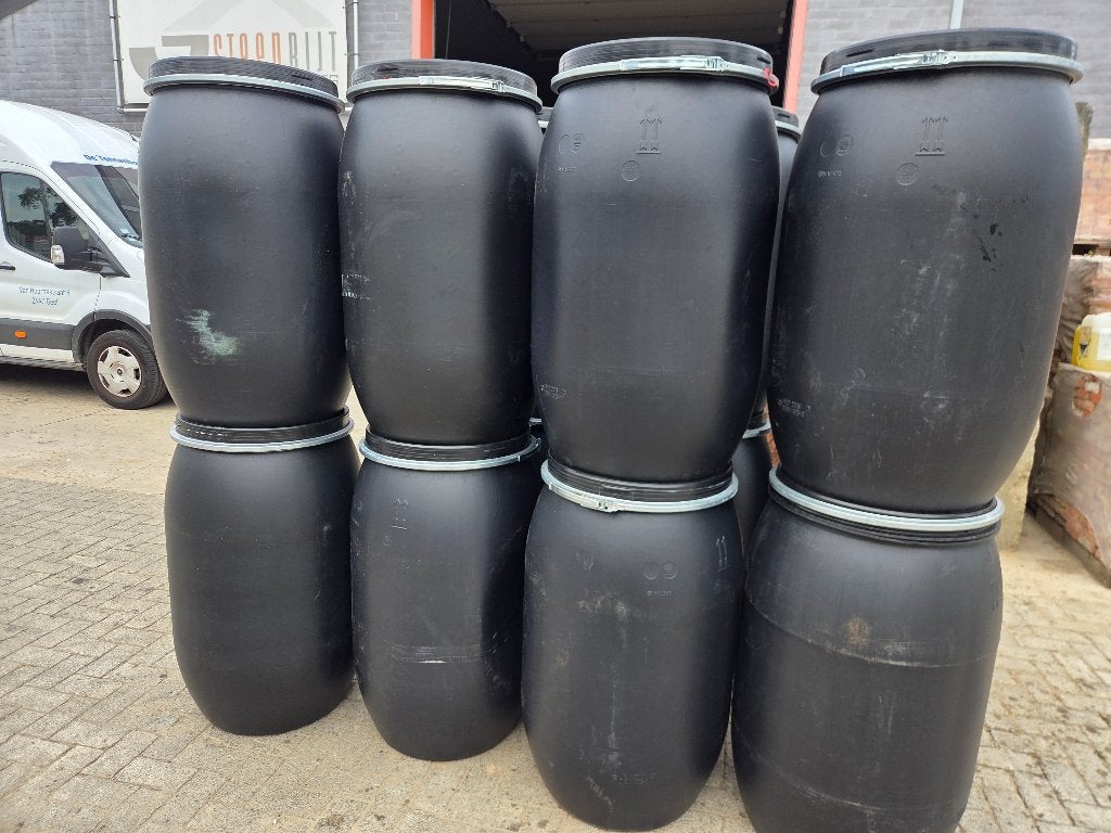 Zwarte tonnen,vaten van 220 L met deksel en klemring, 150 liter of meer, Ophalen, Zo goed als nieuw, Kunststof