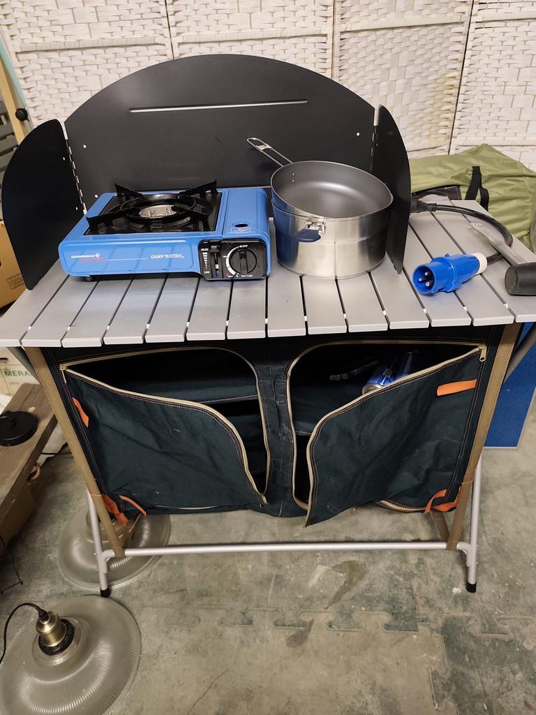 Camping keuken materiaal, Caravans en Kamperen, Kampeermeubelen, Ophalen, Zo goed als nieuw